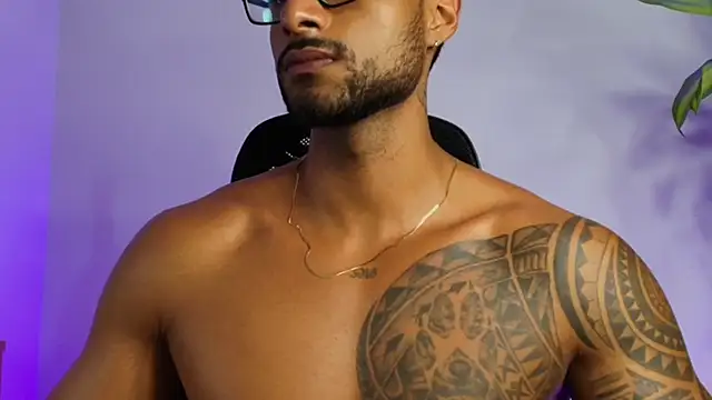 LiamGarcia1 live sex cam