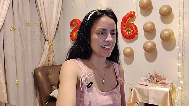 Bella_Exhibition's cam snapshot