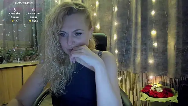 LanaLight_x's cam snapshot