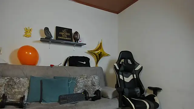 julian_wallace live sex cam