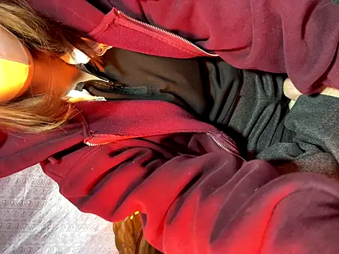 Sue_zee's cam snapshot