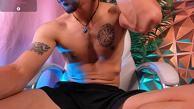 AlejandroStormm live sex cam