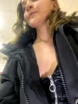 TheYourL live sex cam