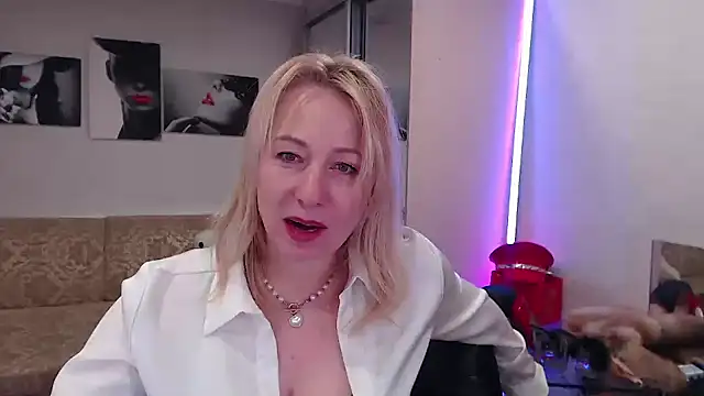 MistressMilfa's cam snapshot