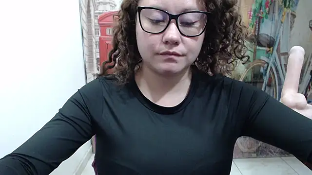 curly_greeneyed's cam snapshot