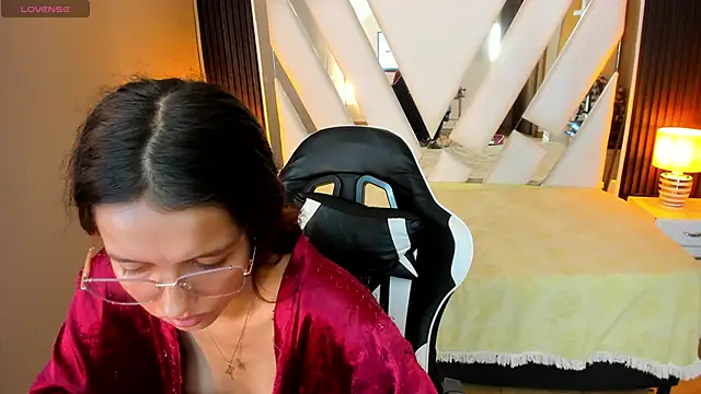 Linda4Petite's cam snapshot