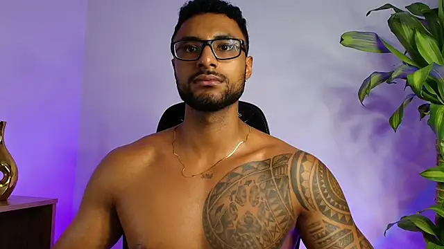 LiamGarcia1 live sex cam