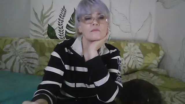 Catty_Lady's cam snapshot