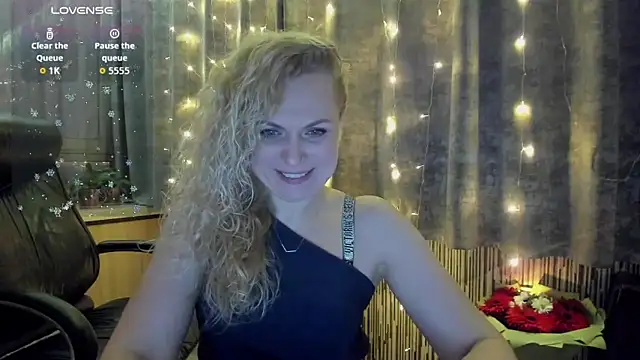 LanaLight_x's cam snapshot