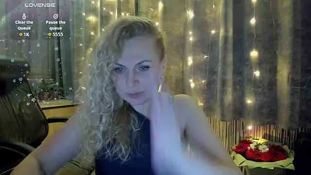 LanaLight_x's cam snapshot