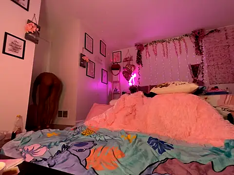 VixenCapri's cam snapshot