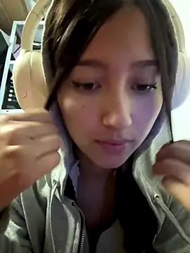 Giselle_miau's cam snapshot