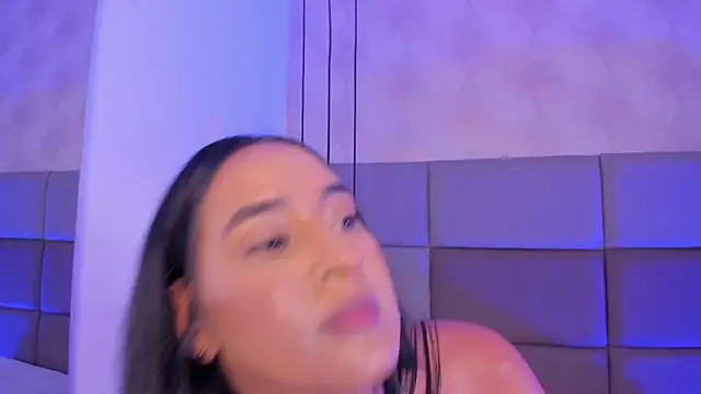 Emily_luve live sex cam