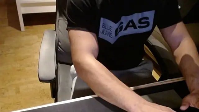 sensualman90's cam snapshot