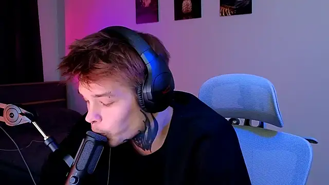 DENIS_HERE's cam snapshot