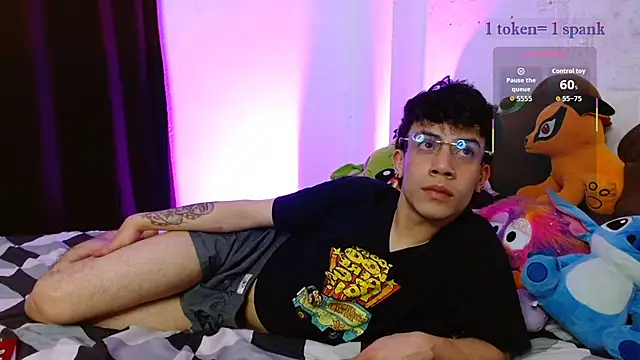 aaronjames1's cam snapshot