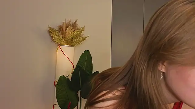 ShannaRois live sex cam