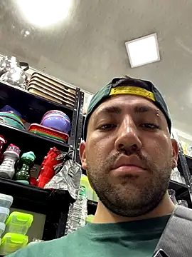 JuanZapata33 live sex cam