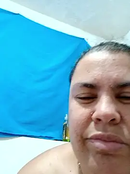 yaneth_'s cam snapshot