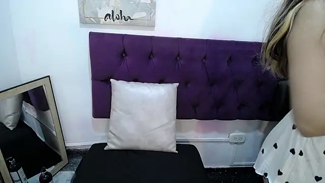 SofiaKitty-love's cam snapshot