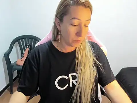 chrystal_sl852's cam snapshot