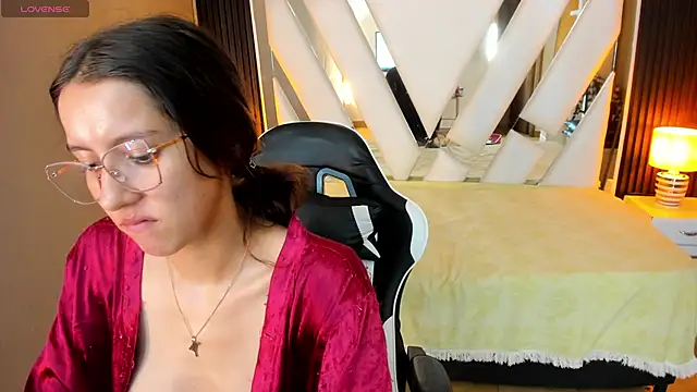 Linda4Petite's cam snapshot