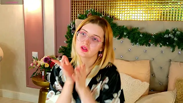 LindaGrant's cam snapshot