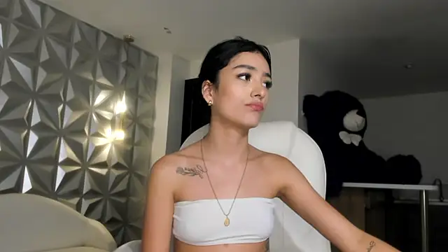 zoerouse_'s cam snapshot