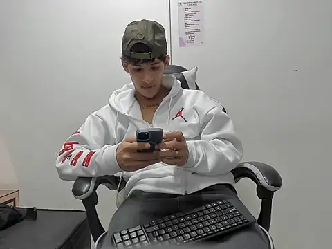 MaxStar26's cam snapshot