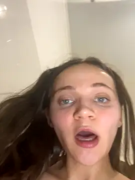 TheYourL's cam snapshot