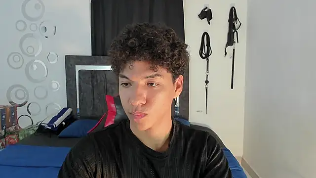 Maximiliano_Khalil's cam snapshot