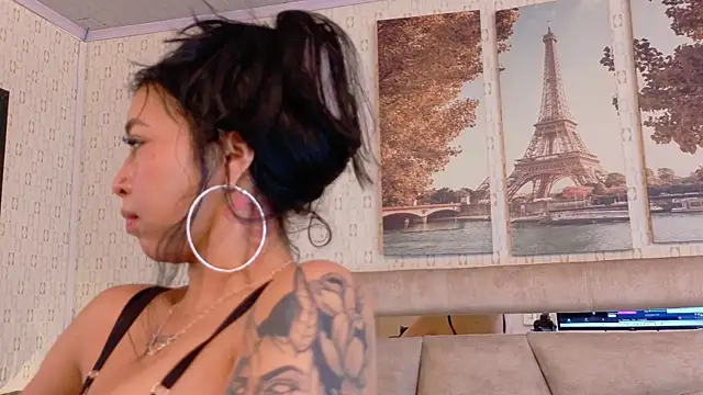 pettit_courtny's cam snapshot