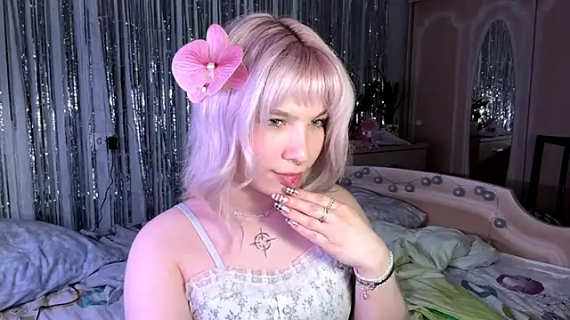 LolaDollyMur's cam snapshot