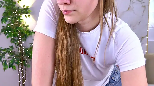 AmadaReine live sex cam