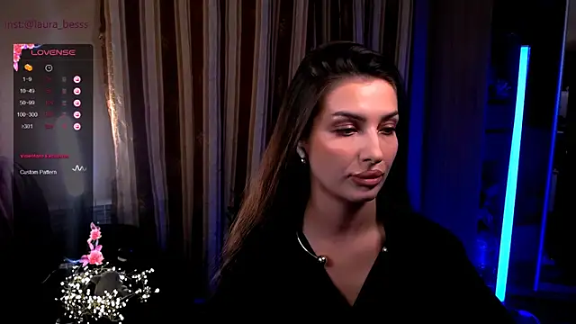 Laura_Bess live sex cam