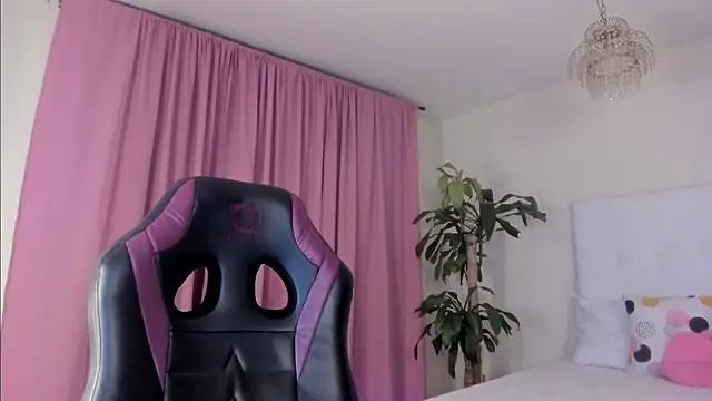 Emmaa_Queen_ live sex cam