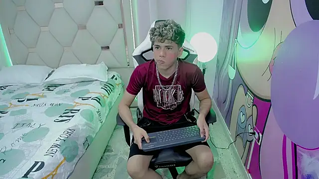 Big_boyss_ live sex cam