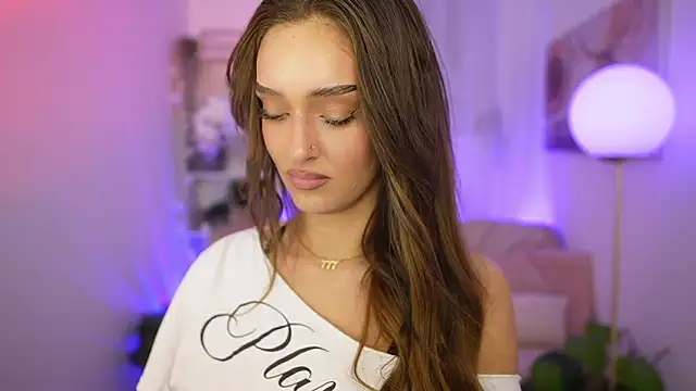 Clara_Nia live sex cam