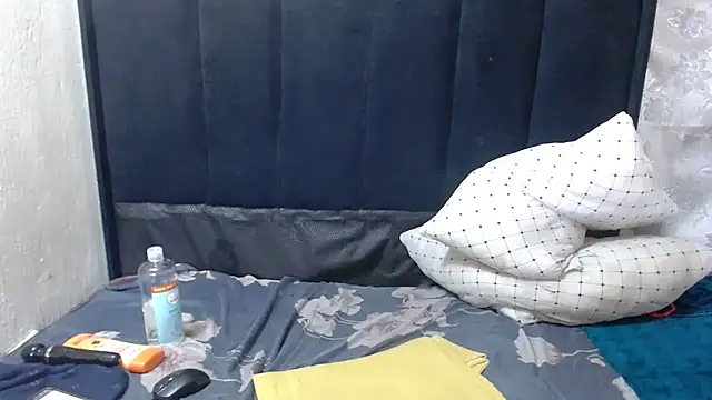 Peachesx25's cam snapshot