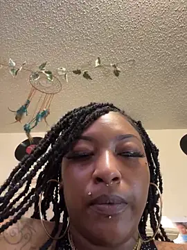 Egyptian_reign's cam snapshot