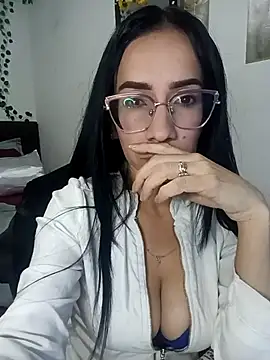 YaraDuartee's cam snapshot