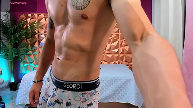 AlejandroStormm live sex cam