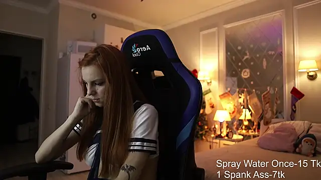 _alice_meyss_'s cam snapshot