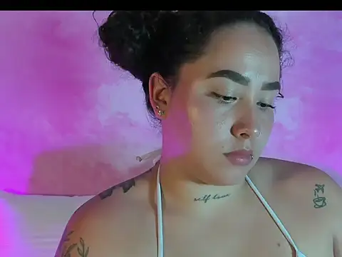 Ayla-marttinez's cam snapshot