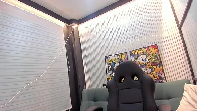 AnitaBrook's cam snapshot