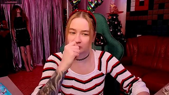 Leila_Pure's cam snapshot