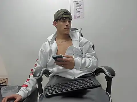 MaxStar26's cam snapshot