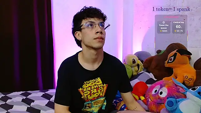 aaronjames1's cam snapshot