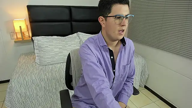 dylan_santiago_'s cam snapshot