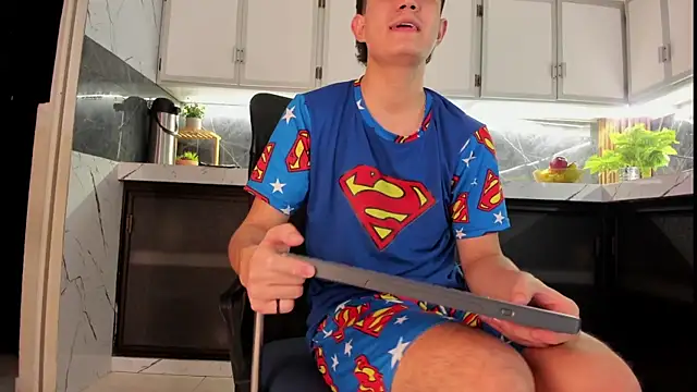 alejo_gray_'s cam snapshot